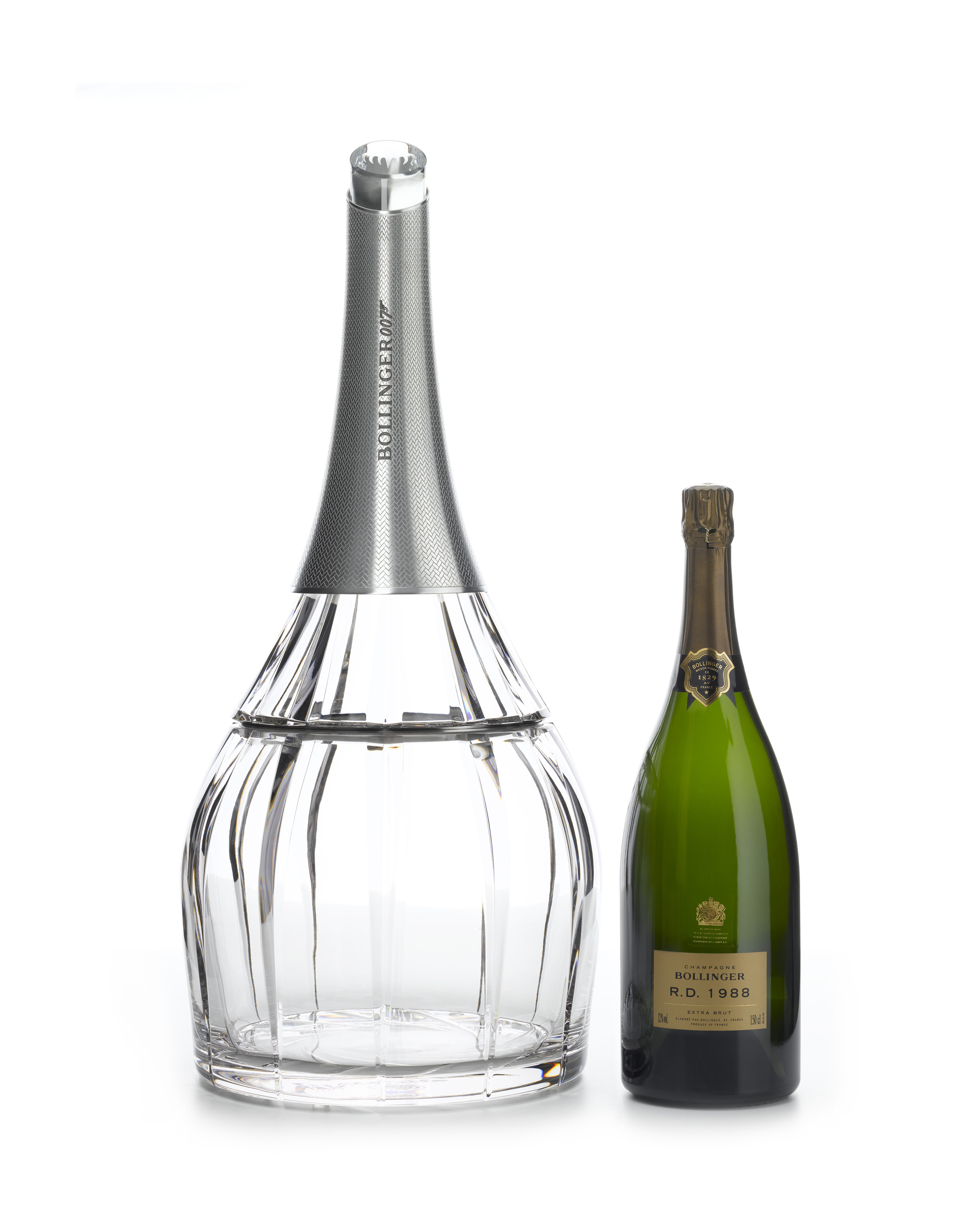 BOLLINGER_Cristal-Set_DESIGN-PRODUIT_Spiritueux-Champagne-James-Bond-Crystalerie-Saint-LouisPLANET-DESIGN-PARIS-Eric-Berthes_02.jpg