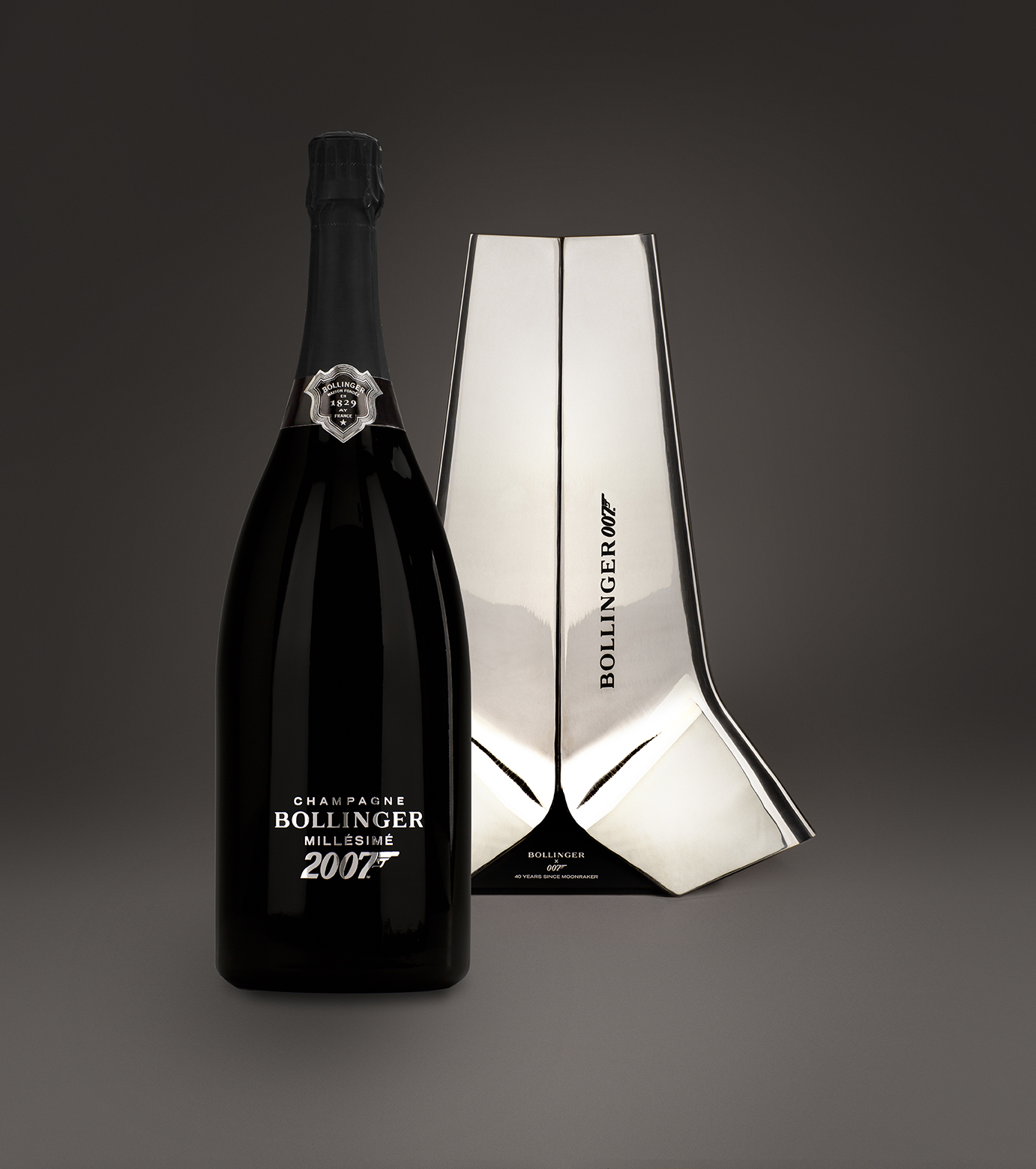 BOLLINGER_Moonraker-007_DESIGN-PRODUIT_Spiritueux-Champagne-James-Bond-Crystalerie-Saint-Louis-Anniversaire-40-ansPLANET-DESIGN-PARIS-Eric-Berthes_02.jpg