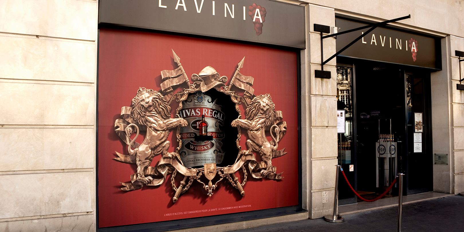 CHIVAS_Vitrine-Lavinia-Madeleine_DESIGN-ESPACE_archi-interieur-designer-decorateur_PLANET-DESIGN-PARIS-Eric-Berthes_01.jpg