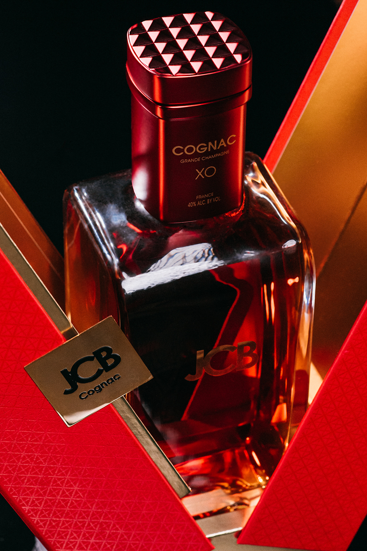 Coffret-Cognac-JCB-ERIC-BERTHES04.jpg