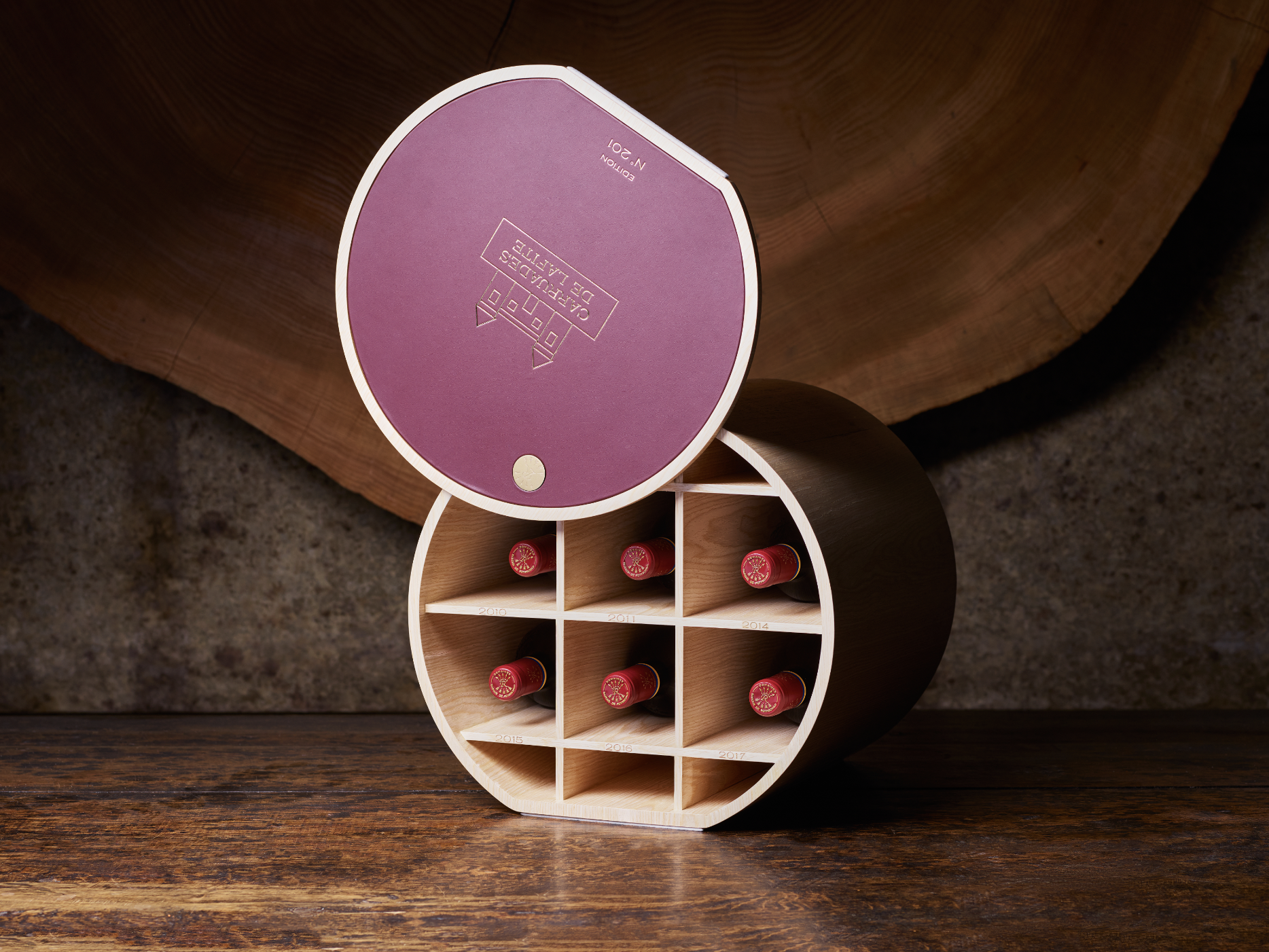 Design-Coffret-bois-luxe_vin_lafite_planet-design_ericberthes_carruades.png